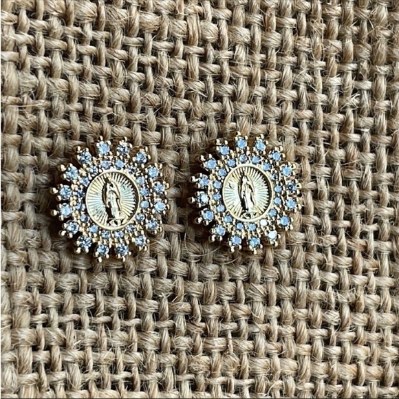 Gold plated virgin Mary CZ Earrings New Gorgeous catholic - Picture 8 of 9
